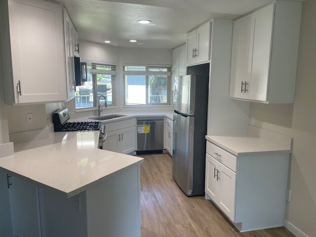 Foto del edificio - 1423 Golf Course Ln