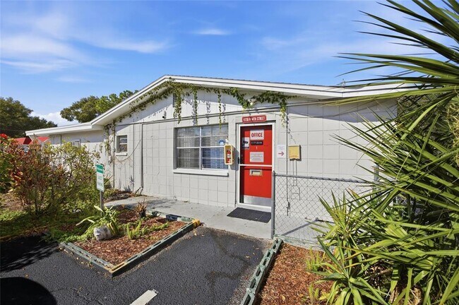 Foto del edificio - 1304 Morris Park