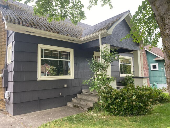 Foto del edificio - Arbor Lodge Bungalow!