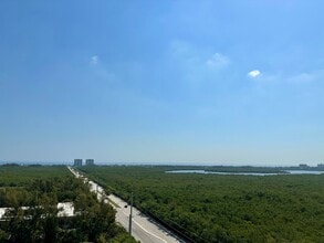 Building Photo - Sea View at Dania