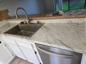 Building Photo - 140 E El Norte Pkwy