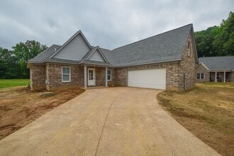 Building Photo - 287 Tipton Crossing Ave