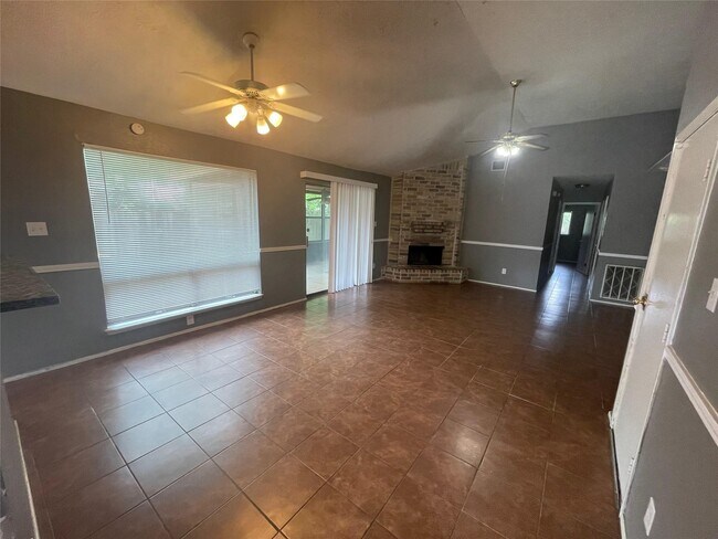 Foto del edificio - 22221 Moss Falls Ln