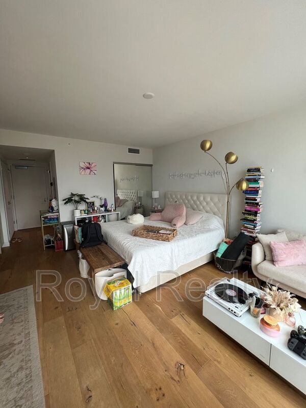 Foto del edificio - 1001 Queen St