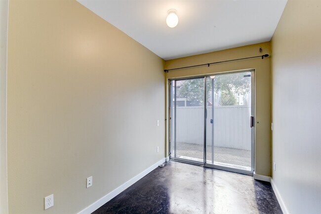 Building Photo - 1211 Arthur St
