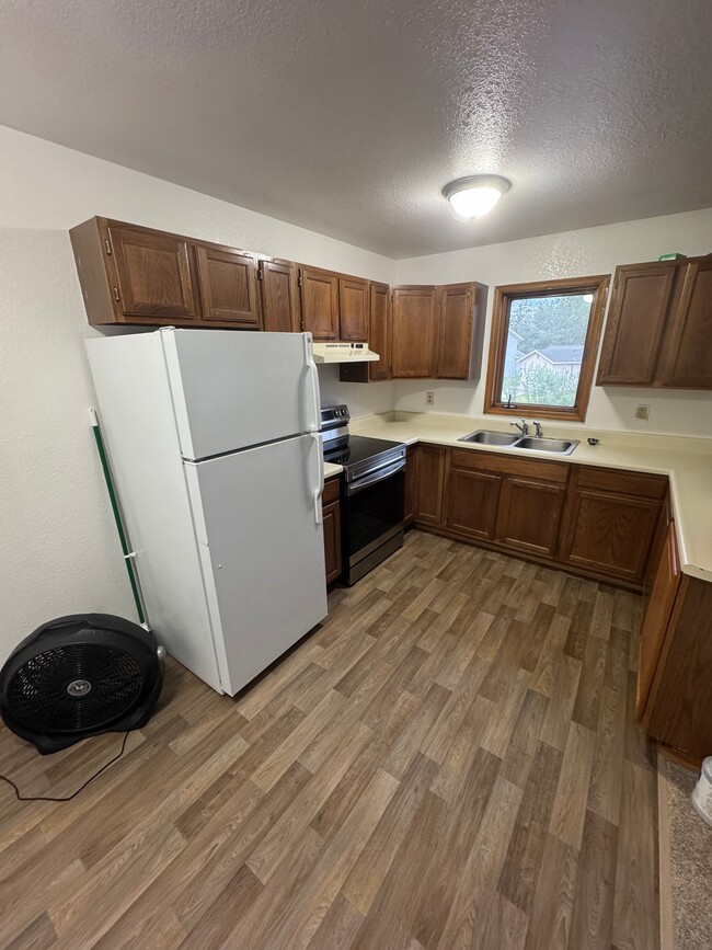 Building Photo - 228 Princess Dr