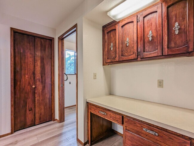 Foto del edificio - Move in ready 3 bedroom, 2.5 bath home wit...