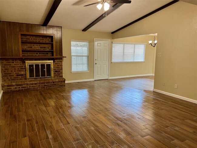 Building Photo - 16926 Grampin Dr
