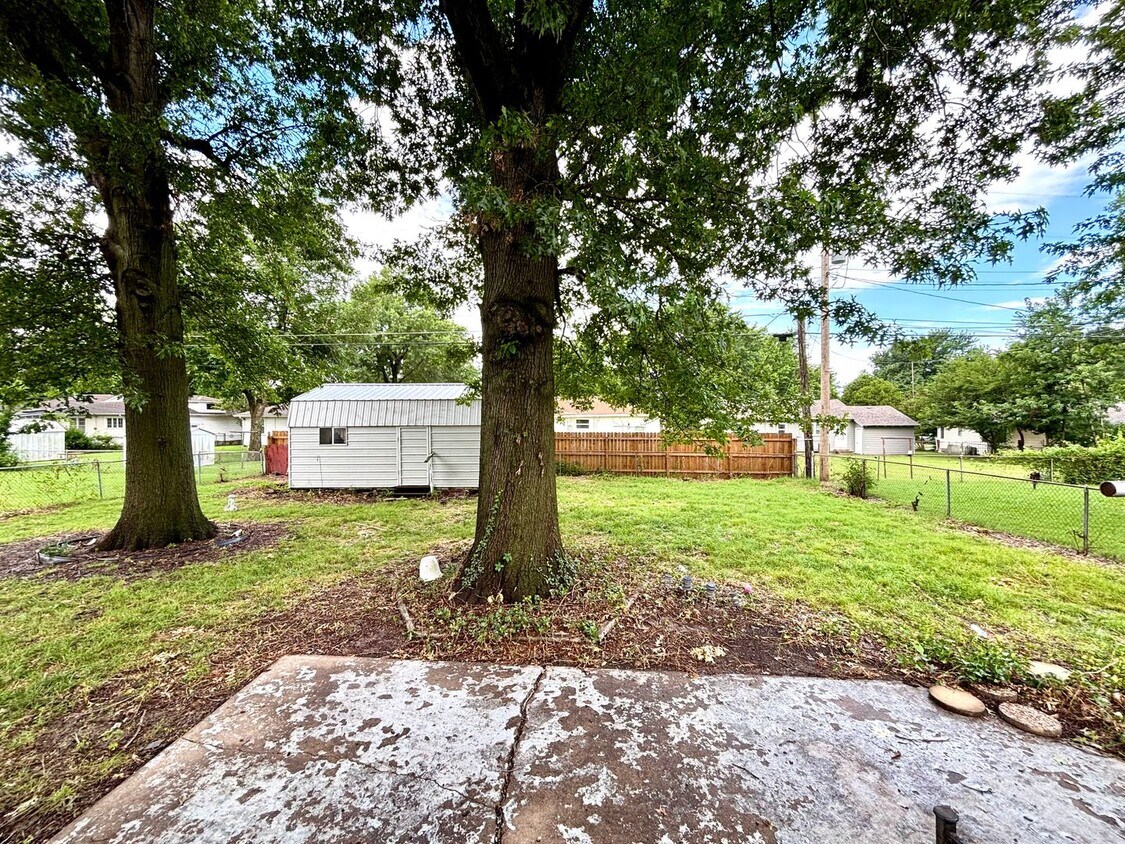 Building Photo - Charming Updated 3-Bedroom Home in the Hea...