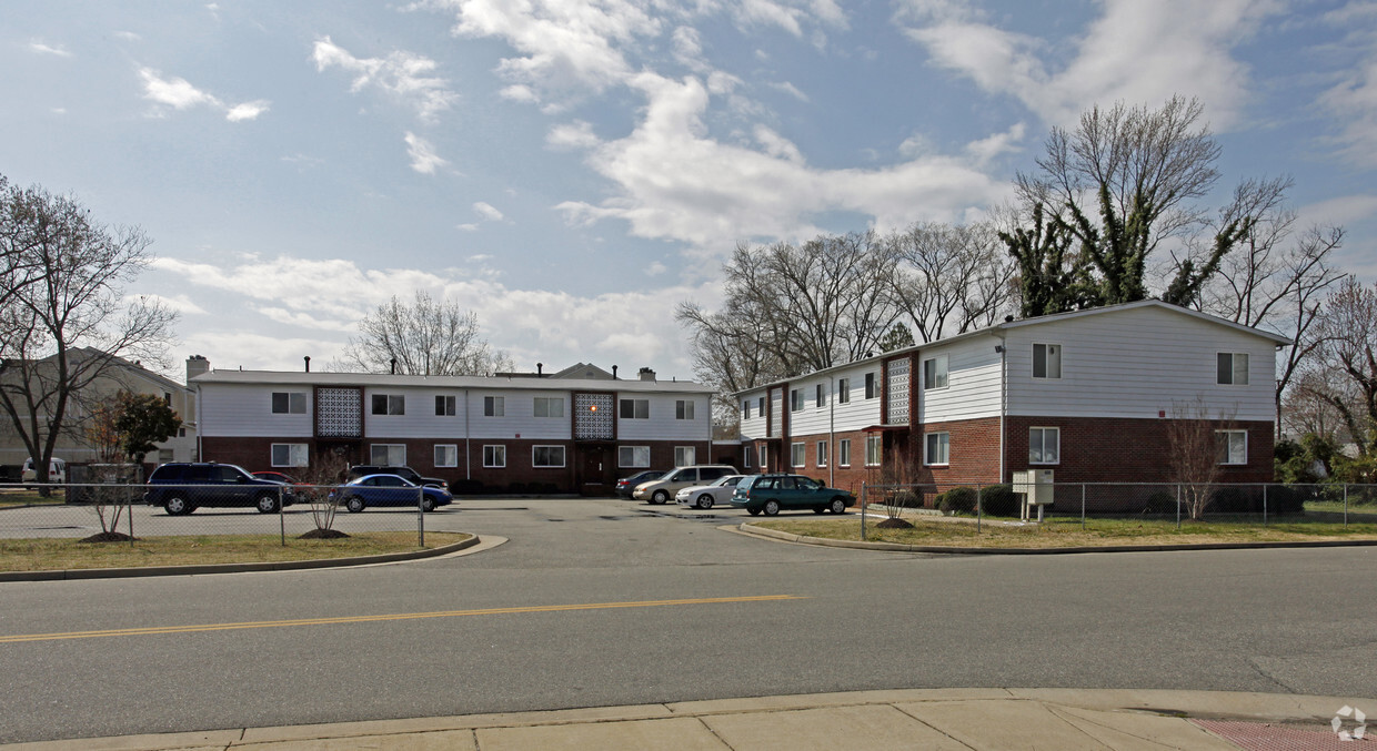 Foto del edificio - Gilbert Court Apartments