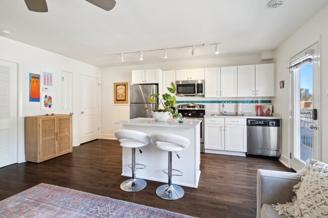 Foto del edificio - 2833 St Charles Ave