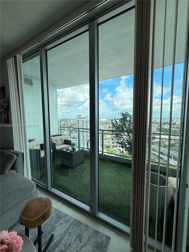 Foto del edificio - 90 SW 3rd St