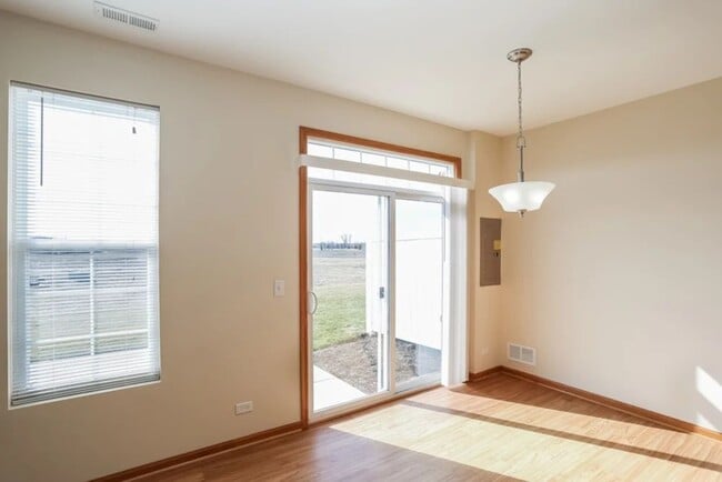 Foto del edificio - 8515 Sawyer Ct