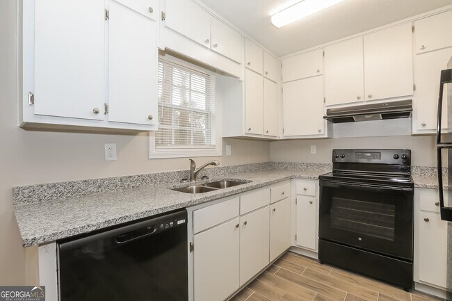 Foto del edificio - 2183 Blue Creek Ct