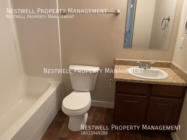 Building Photo - Vineyard Townhome 3 bed/2 bath