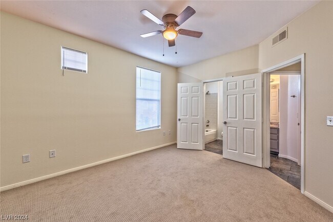 Foto del edificio - 8555 W Russell Rd