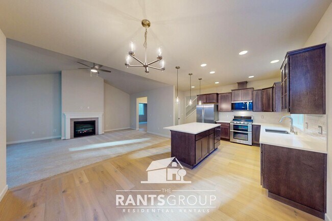 Foto del edificio - Brand New Home! Beautiful Steilacoom Ridge Home! Easy freeway access!