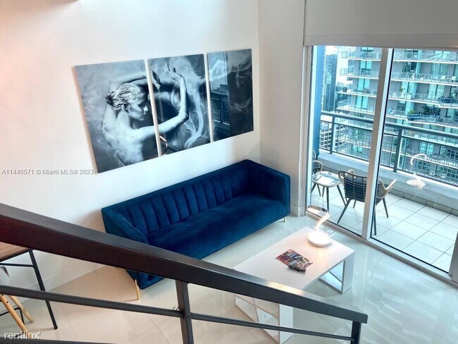 Foto del edificio - 1 br, 1.5 bath Condo - 60 SW 13th St Apt 3212