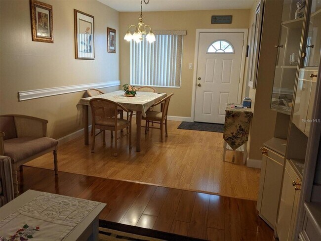 Building Photo - 1836 Sunny Dr