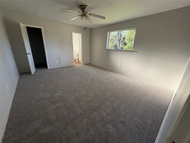 Building Photo - 3310 Forest Glen Dr