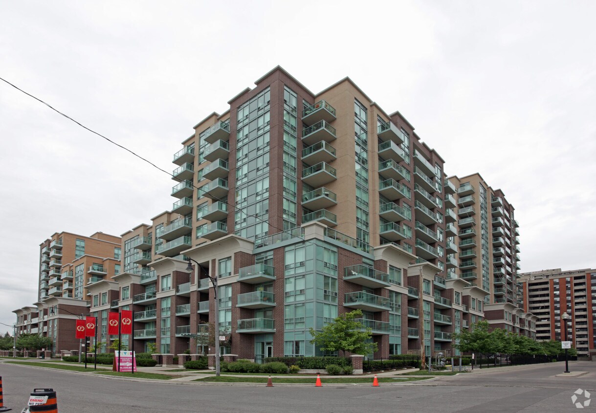 Building Photo - Port Royal Place 5