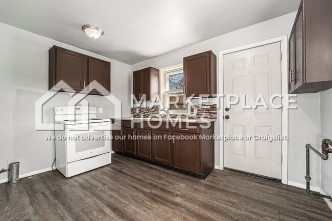 Building Photo - 5993 John Daly St