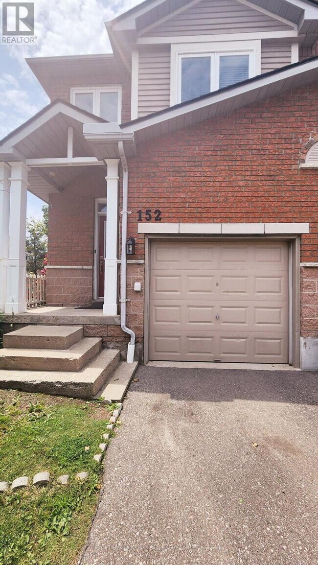Photo du bâtiment - 833-833 Scollard Ct