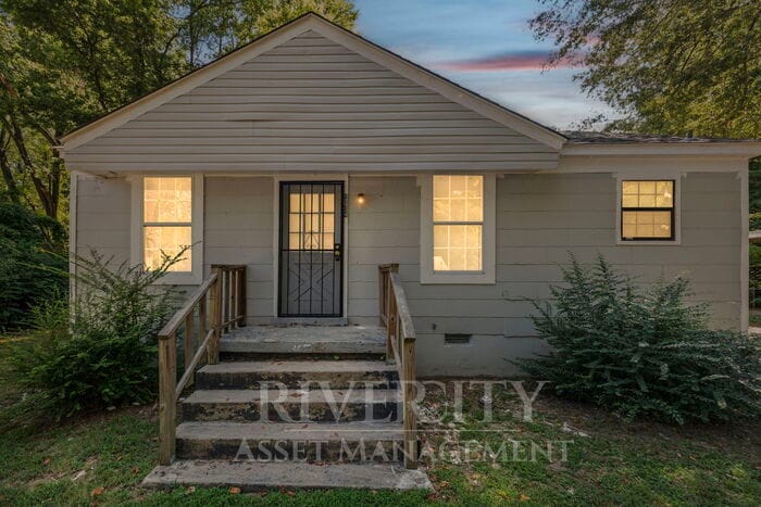 Primary Photo - Beautiful Home Located In 38127 !! Section...