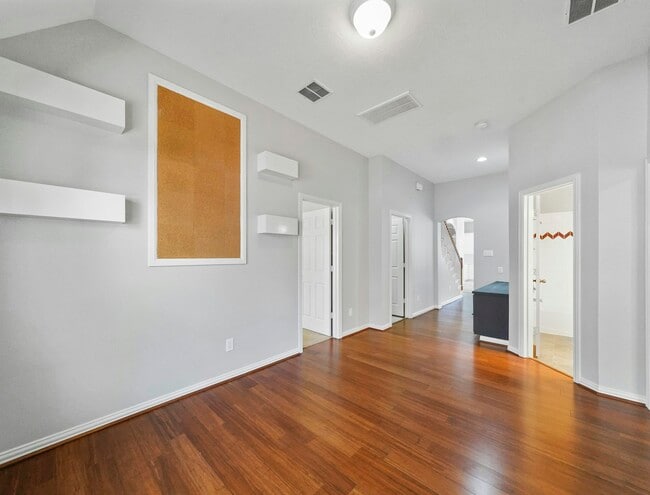 Building Photo - 106 Cezanne Woods Dr