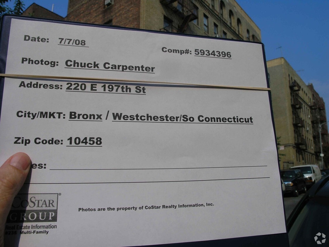Slate - 220 E 197th St