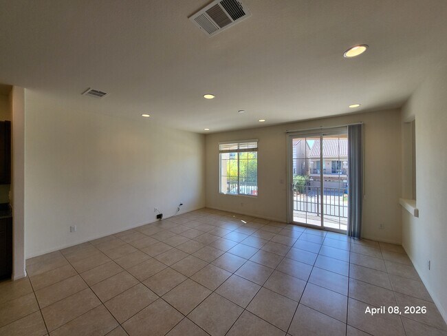Building Photo - 5882 Azzura Palms Ave