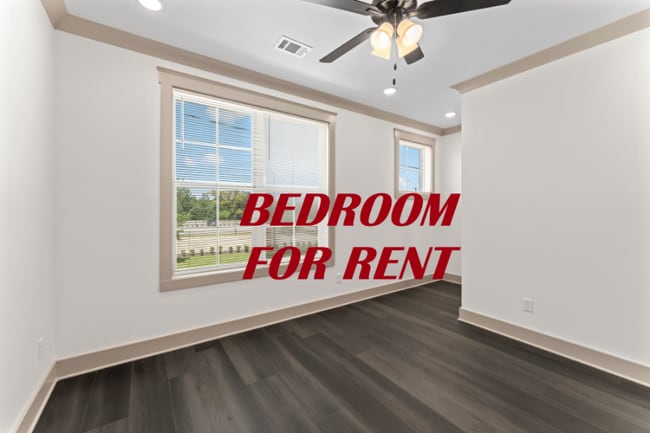 Photo - 901 27th St House