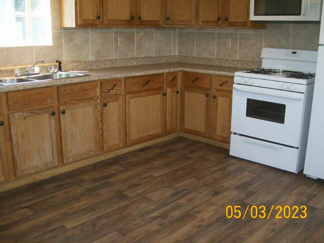 Foto del edificio - 3103 Springhill Rd