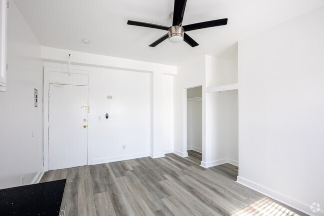 Studio - 425SF - Landmark Towers
