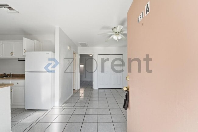 Foto del edificio - 8321 W Edwards St