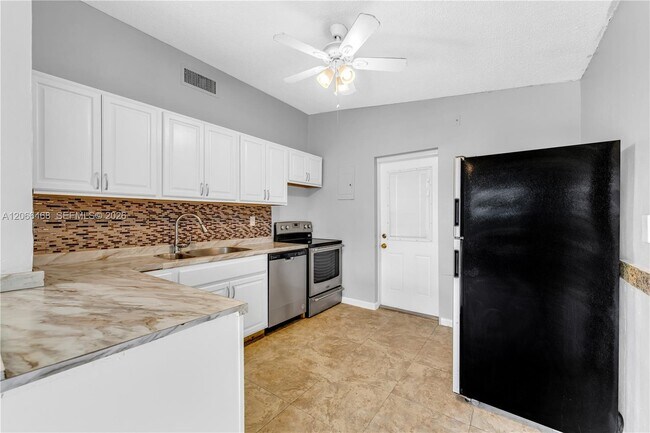 Foto del edificio - 4220 SW 36th St