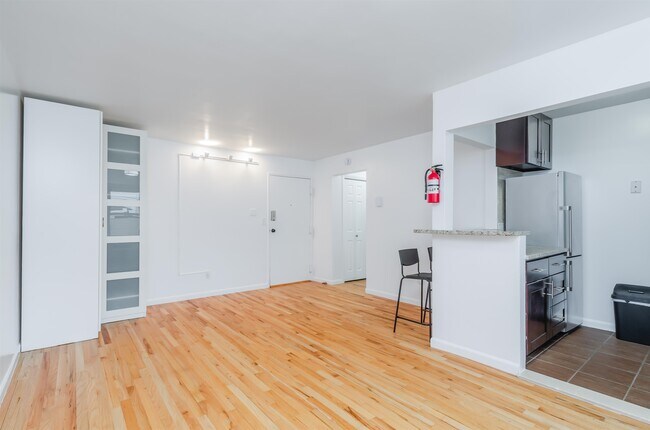 Foto del edificio - 310 70th St