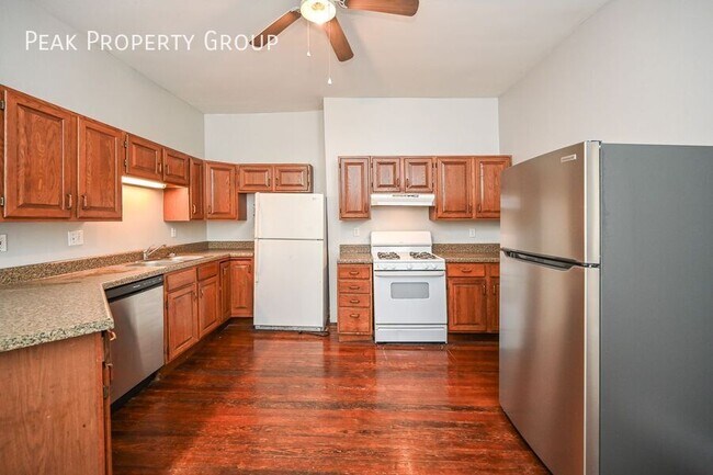 Foto del edificio - 411 Ada St