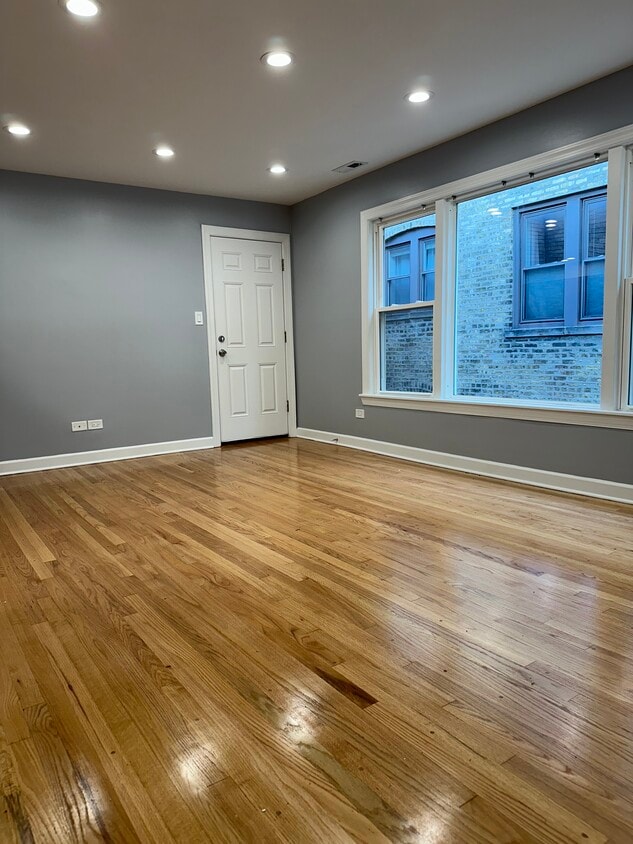 Primary Photo - 3233 W Olive Ave