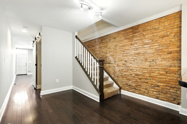 Building Photo - 127 W Randall St