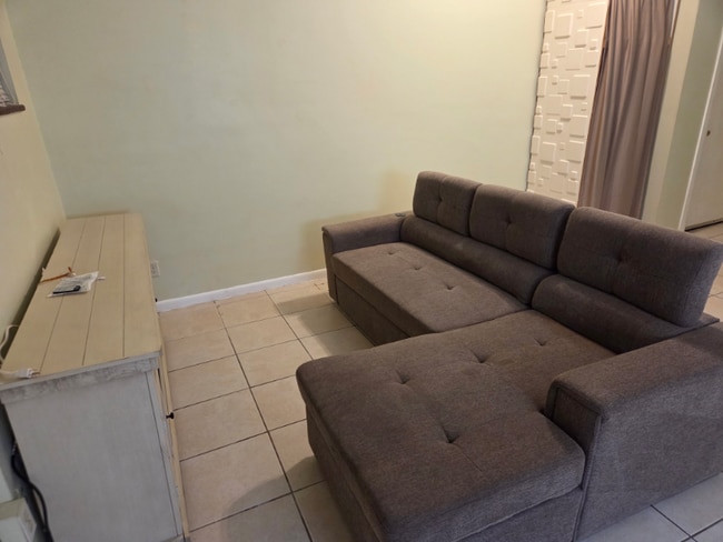 Foto del edificio - 849 W Dolphin Ridge Rd