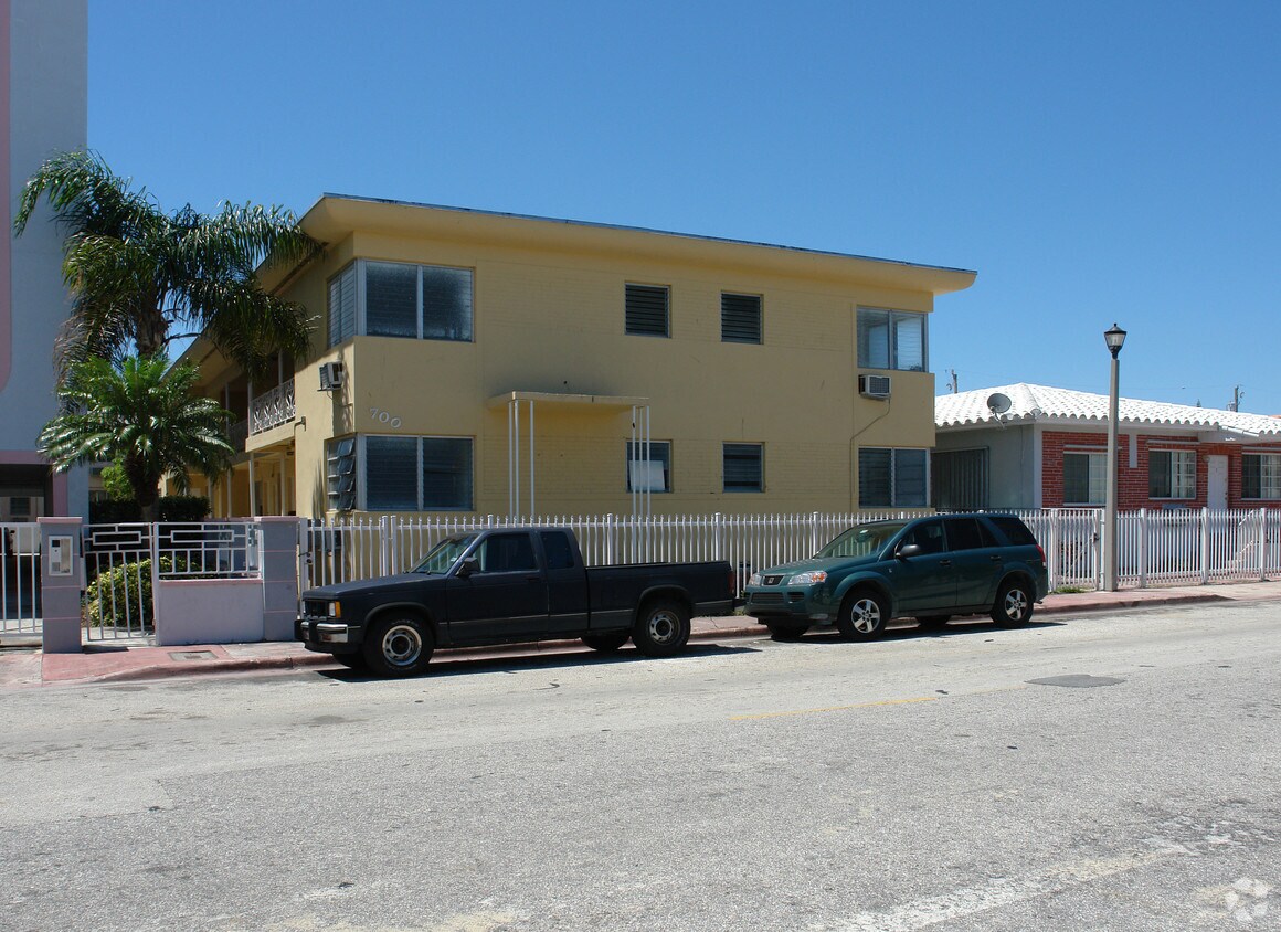 Building Photo - 700 85th St