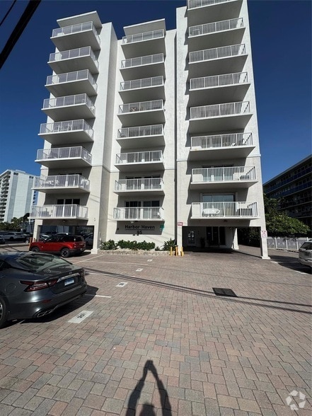 Building Photo - 95 N Birch Rd