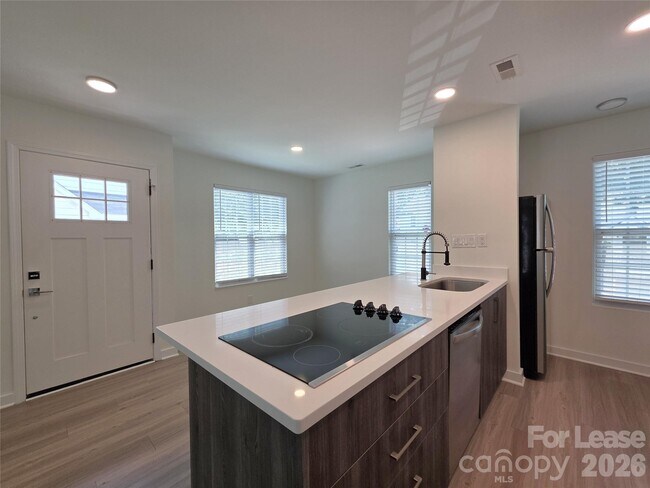 Foto del edificio - 1525 Briar Creek Rd