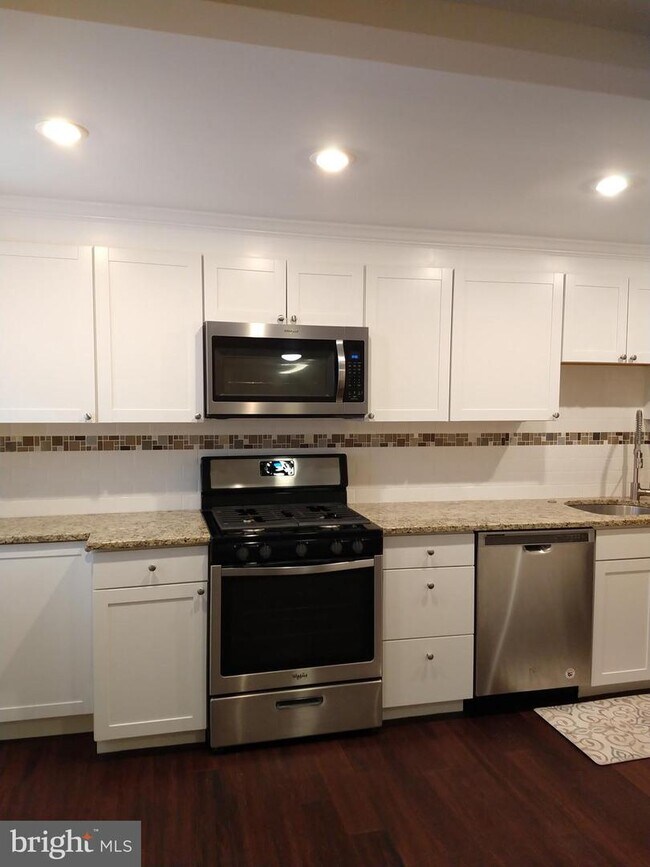 Building Photo - 5253 Westpark Ln