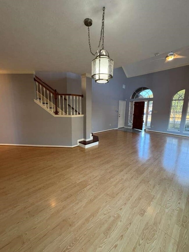 Building Photo - 16119 Lakestone Dr