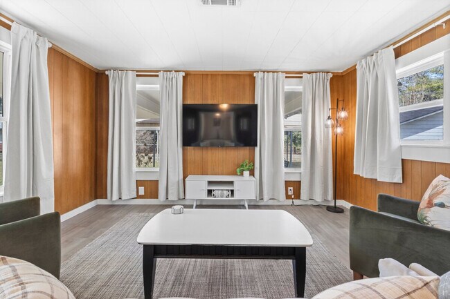 Building Photo - 10104 Johns Bayou Rd