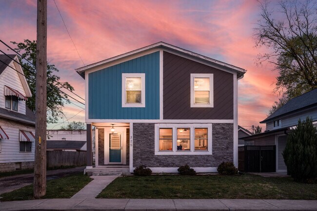 Foto del edificio - 325 Sanders St