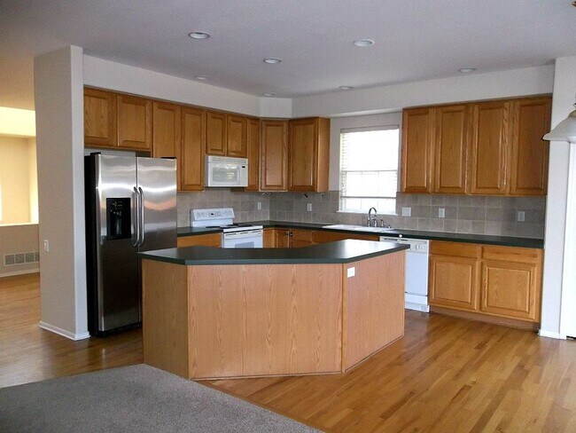 Foto del edificio - 2514 Rock Creek Dr