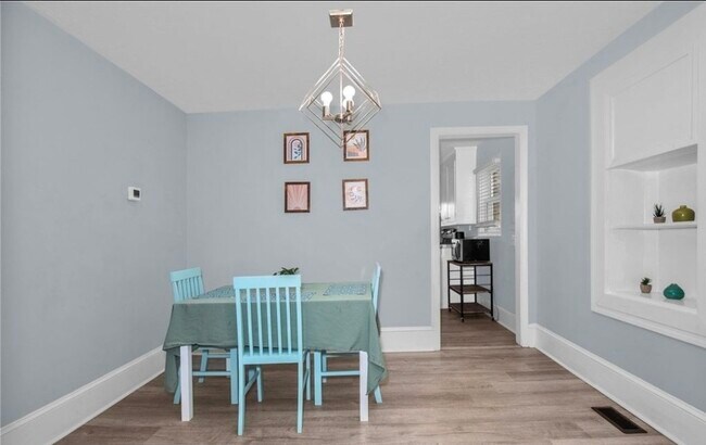 Building Photo - 2703 Pecan Dr